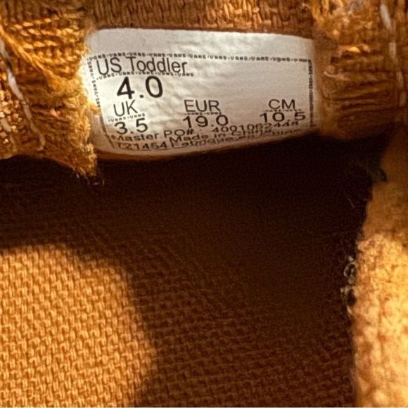 Vans 3D Pineapple Slip-On Sneakers Size 4 infant - Picture 3 of 5